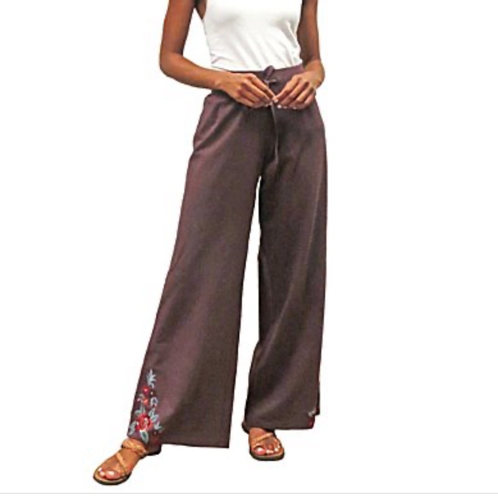 Karyn Seo - Bryn Embroidered Hem Wide Leg Knit Drawstring Pants - Burgundy (M).
